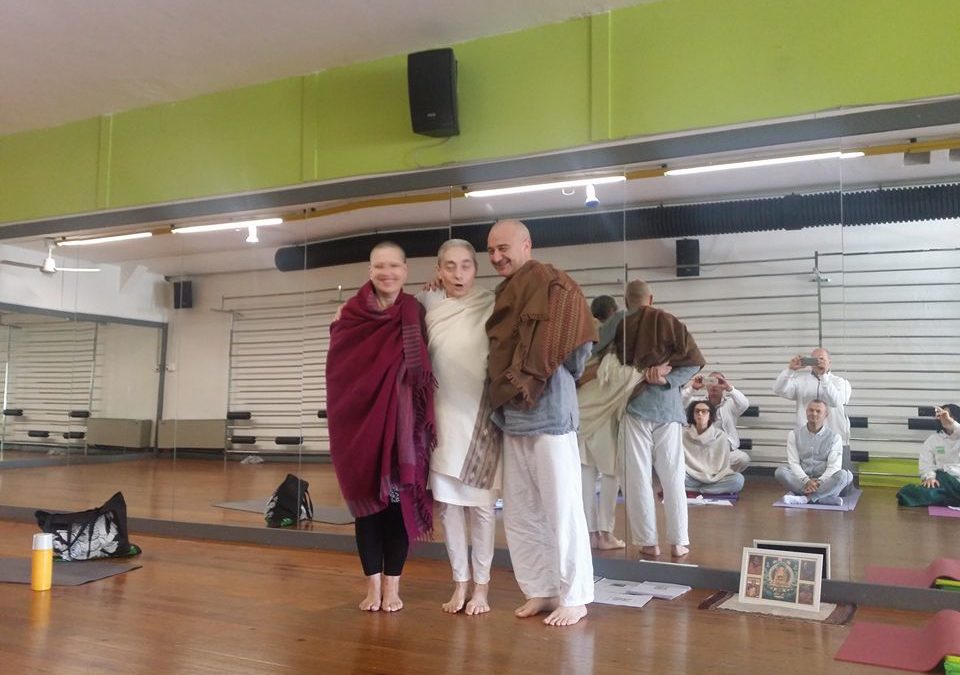 Caroline, Akhila e Carlo a Macerata Jetsunmayoga